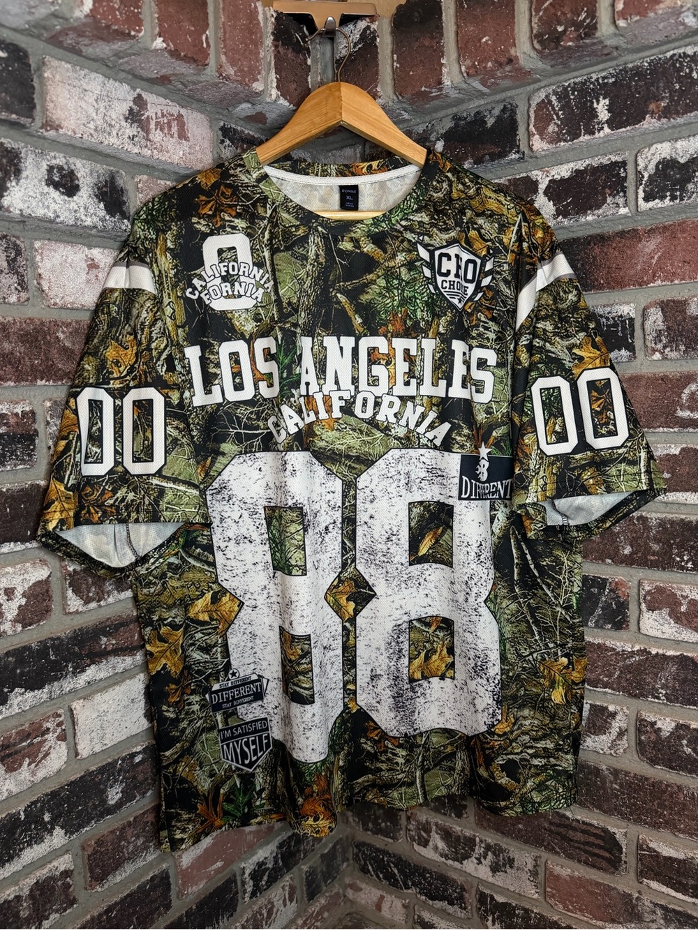 Los Angeles Cali Camoflauge #88 Stay Different Polyester Short Sleeve Tee